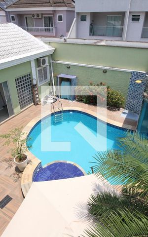 Casa de condomínio à venda com 360m², 5 quartos e 2 vagasVista da Suíte 1