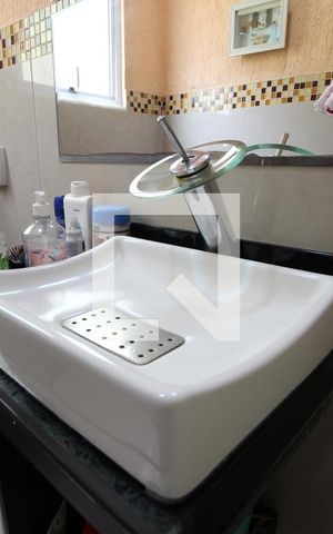 Casa de condomínio à venda com 360m², 5 quartos e 2 vagasLavabo
