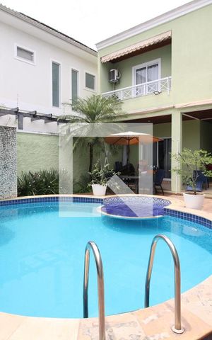 Casa de condomínio à venda com 360m², 5 quartos e 2 vagasÁrea Externa