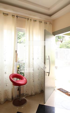 Casa de condomínio à venda com 360m², 5 quartos e 2 vagasSala