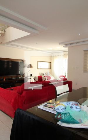 Casa de condomínio à venda com 360m², 5 quartos e 2 vagasSala