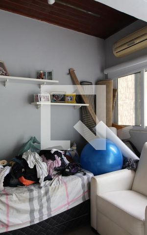 Casa de condomínio à venda com 360m², 5 quartos e 2 vagasQuarto de Serviço