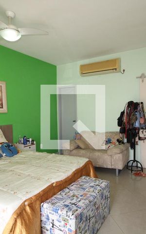 Casa de condomínio à venda com 360m², 5 quartos e 2 vagasSuíte 3