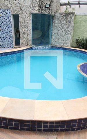 Casa de condomínio à venda com 360m², 5 quartos e 2 vagasPiscina