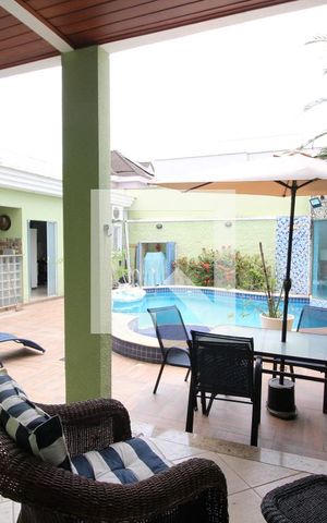 Casa de condomínio à venda com 360m², 5 quartos e 2 vagasVista da Suíte 4