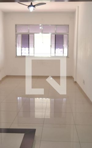 Apartamento à venda com 79m², 2 quartos e sem vagaSala