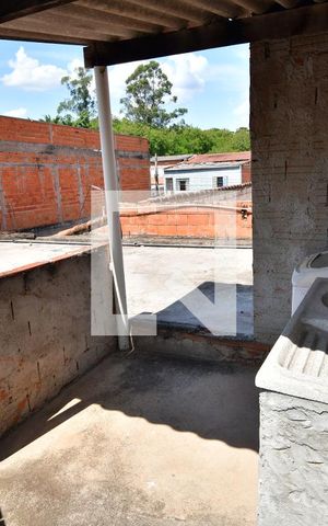 Casa à venda com 80m², 3 quartos e 1 vagaÁrea de Serviço