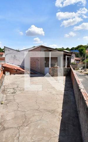 Casa à venda com 80m², 3 quartos e 1 vagaÁrea de Serviço 