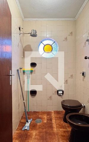 Casa à venda com 200m², 3 quartos e 1 vaga Casa à venda com 200m², 3 quartos e 1 vagaBanheiro 2