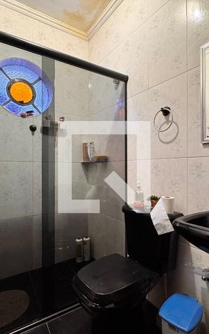 Casa à venda com 200m², 3 quartos e 1 vaga Casa à venda com 200m², 3 quartos e 1 vagaBanheiro 1