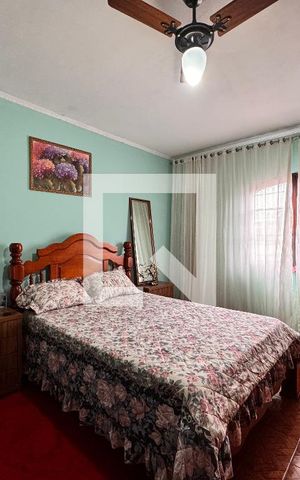 Casa à venda com 200m², 3 quartos e 1 vaga Casa à venda com 200m², 3 quartos e 1 vagaQuarto 1