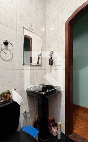 Casa à venda com 200m², 3 quartos e 1 vaga Casa à venda com 200m², 3 quartos e 1 vagaBanheiro 1