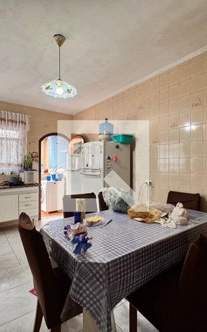Casa à venda com 200m², 3 quartos e 1 vaga Casa à venda com 200m², 3 quartos e 1 vagaCozinha