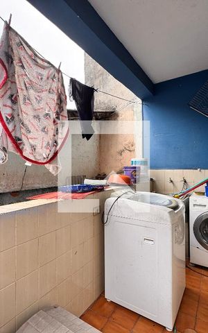 Casa à venda com 200m², 3 quartos e 1 vaga Casa à venda com 200m², 3 quartos e 1 vagaLavanderia