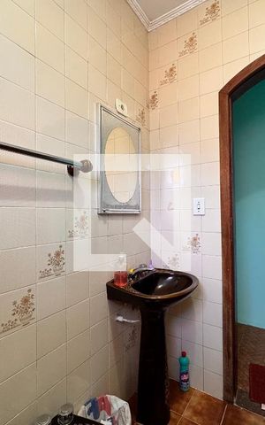 Casa à venda com 200m², 3 quartos e 1 vaga Casa à venda com 200m², 3 quartos e 1 vagaBanheiro 2