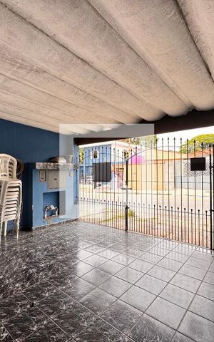 Casa à venda com 200m², 3 quartos e 1 vaga Casa à venda com 200m², 3 quartos e 1 vagaGaragem