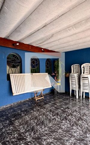 Casa à venda com 200m², 3 quartos e 1 vaga Casa à venda com 200m², 3 quartos e 1 vagaGaragem