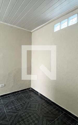 Casa para alugar com 20m², 1 quarto e sem vaga Casa para alugar com 20m², 1 quarto e sem vagaSala/Quarto