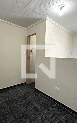 Casa para alugar com 20m², 1 quarto e sem vaga Casa para alugar com 20m², 1 quarto e sem vagaSala/Quarto