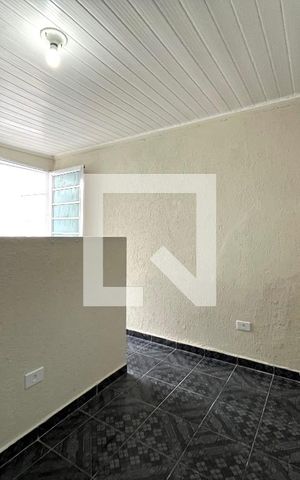 Casa para alugar com 20m², 1 quarto e sem vaga Casa para alugar com 20m², 1 quarto e sem vagaSala/Quarto