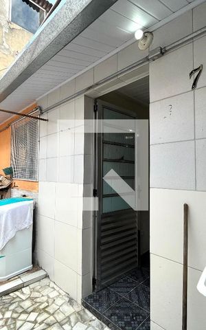 Casa para alugar com 20m², 1 quarto e sem vaga Casa para alugar com 20m², 1 quarto e sem vagaFachada