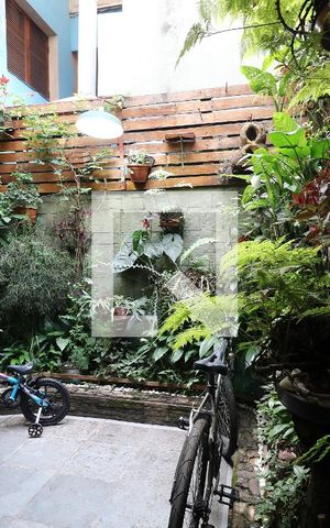 Casa à venda com 109m², 3 quartos e 3 vagasQuintal