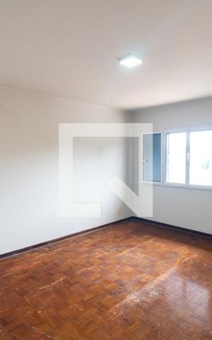 Casa para alugar com 360m², 3 quartos e 5 vagasSuite