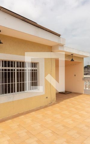 Casa para alugar com 100m², 2 quartos e 1 vagavaranda