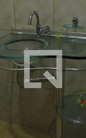 Casa à venda com 300m², 4 quartos e 2 vagasBanheiro 1