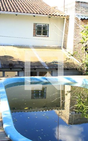 Casa à venda com 300m², 4 quartos e 2 vagasPiscina