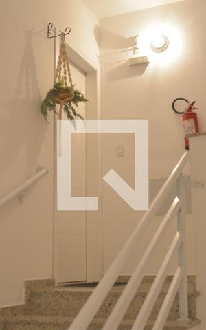 Apartamento à venda com 140m², 2 quartos e 2 vagasEscada