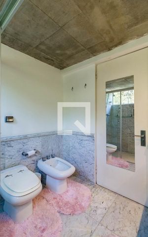 Casa à venda com 600m², 5 quartos e 6 vagas Casa à venda com 600m², 5 quartos e 6 vagasBanheiro da Suíte 2