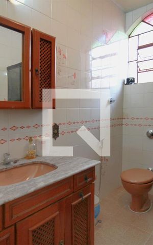 Casa à venda com 330m², 4 quartos e 3 vagasBanheiro