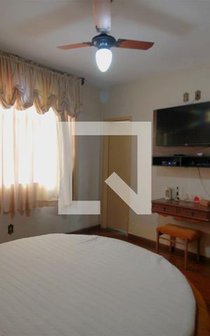 Casa à venda com 330m², 4 quartos e 3 vagasSuite