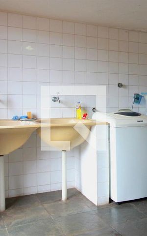 Casa à venda com 330m², 4 quartos e 3 vagasLavanderia