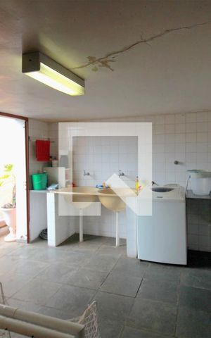 Casa à venda com 330m², 4 quartos e 3 vagasLavanderia