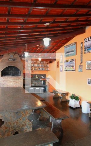Casa à venda com 330m², 4 quartos e 3 vagasVaranda fundos