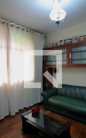 Casa à venda com 330m², 4 quartos e 3 vagasSala de Estar