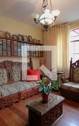Casa à venda com 330m², 4 quartos e 3 vagasSala