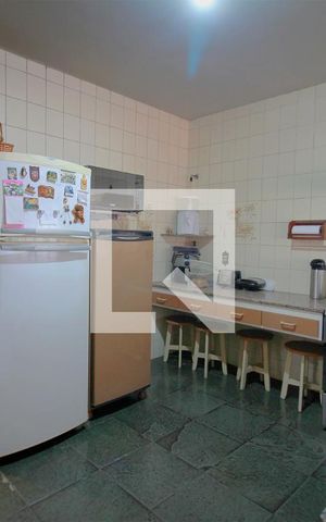 Casa à venda com 330m², 4 quartos e 3 vagasCozinha