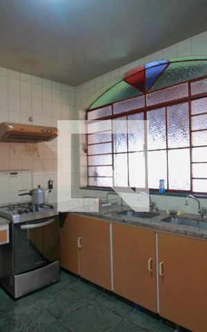 Casa à venda com 330m², 4 quartos e 3 vagasCozinha