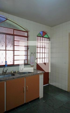 Casa à venda com 330m², 4 quartos e 3 vagasCozinha