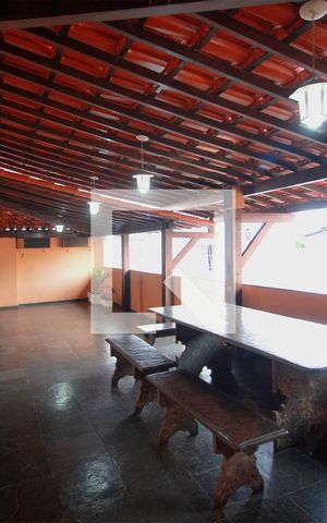Casa à venda com 330m², 4 quartos e 3 vagasVaranda Coberta Churrasqueira