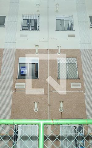 Apartamento à venda com 42m², 2 quartos e 1 vagaÁrea comum - Placa instalada na janela do imóvel