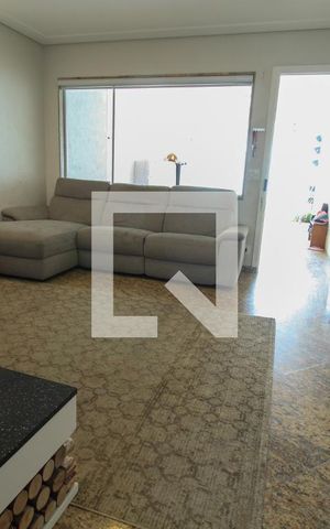 Casa à venda com 146m², 3 quartos e 3 vagas Casa à venda com 146m², 3 quartos e 3 vagasSala