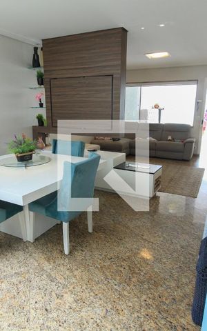 Casa à venda com 146m², 3 quartos e 3 vagas Casa à venda com 146m², 3 quartos e 3 vagasSala jantar