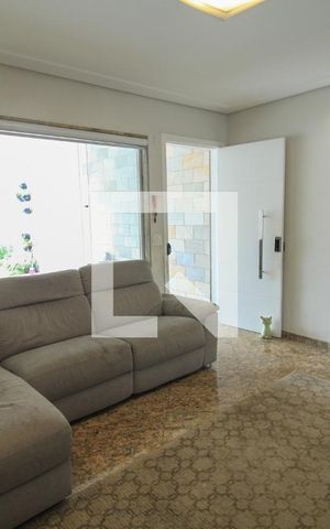 Casa à venda com 146m², 3 quartos e 3 vagas Casa à venda com 146m², 3 quartos e 3 vagasSala