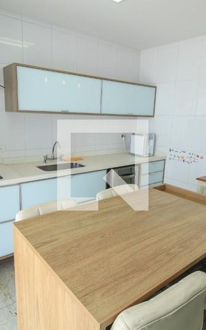 Casa à venda com 146m², 3 quartos e 3 vagas Casa à venda com 146m², 3 quartos e 3 vagasCozinha