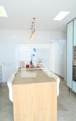 Casa à venda com 146m², 3 quartos e 3 vagas Casa à venda com 146m², 3 quartos e 3 vagasCozinha