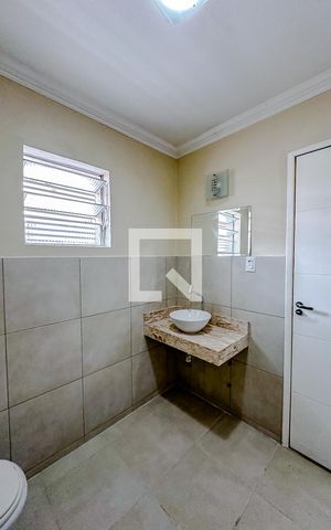 Casa à venda com 80m², 2 quartos e sem vagaBanheiro